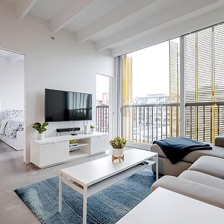Modern, Bright & Central 1-Bed Downtown Apt Close To Rogers Arena فانكوفر المظهر الخارجي الصورة