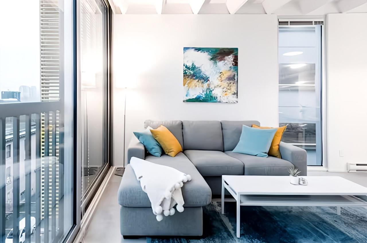 Modern, Bright & Central 1-Bed Downtown Apt Close To Rogers Arena فانكوفر المظهر الخارجي الصورة