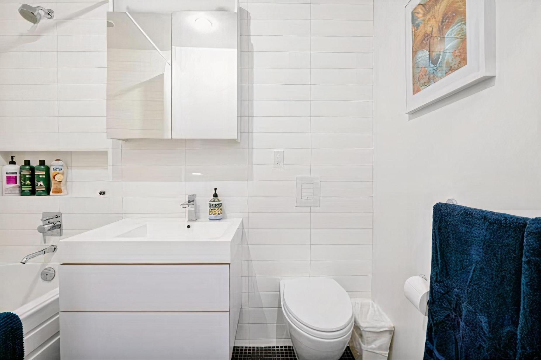 Modern, Bright & Central 1-Bed Downtown Apt Close To Rogers Arena فانكوفر المظهر الخارجي الصورة