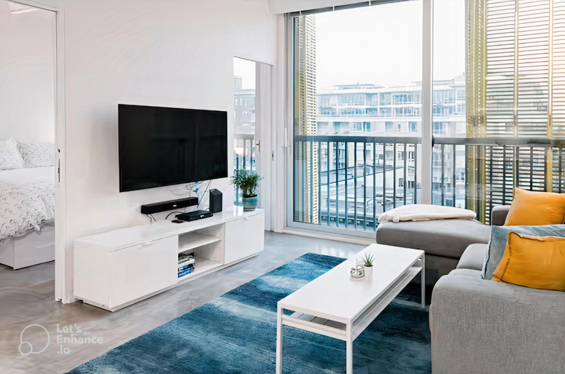 Modern, Bright & Central 1-Bed Downtown Apt Close To Rogers Arena فانكوفر المظهر الخارجي الصورة